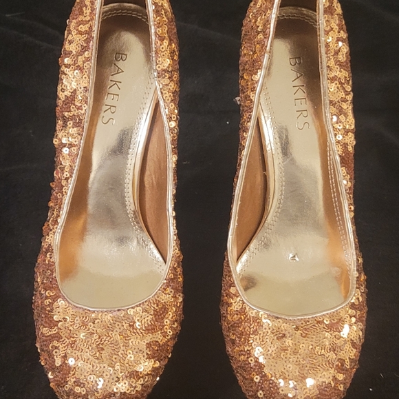 Heels - Picture 2 of 6